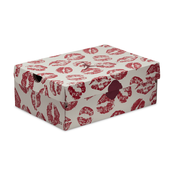 Air Jordan 1 Mid SE Valentine’s Day (W) Angle 1