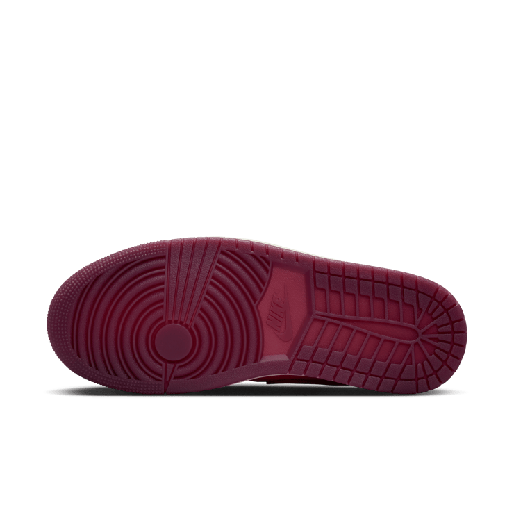 Air Jordan 1 Mid SE Valentine’s Day (W) Angle 3