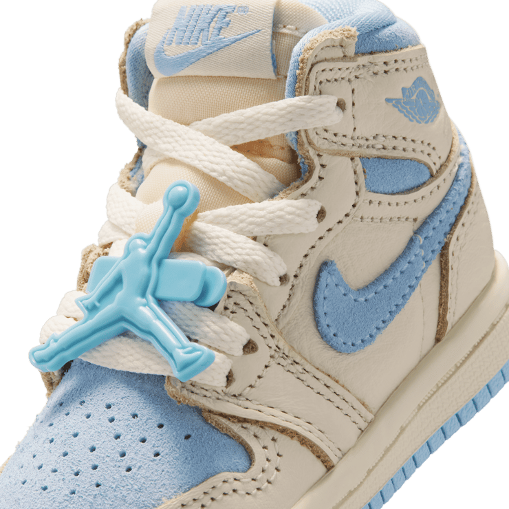 Air Jordan 1 Retro High OG Pale Ivory Psychic Blue (TD) Angle 6