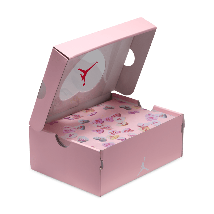 Air Jordan 4 Retro Valentine's Day (PS) Angle 7