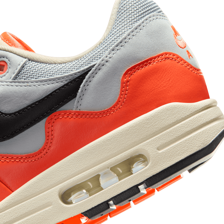 Nike Air Max 1 Waves Patta Pure Platinum Hyper Crimson Angle 2