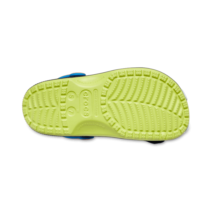 Crocs Classic Clog Disney Goofy Angle 2
