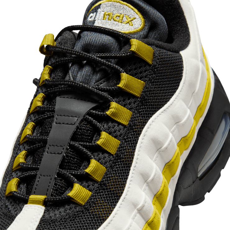 Nike Air Max 95 OG White Saffron Quartz Black Angle 7