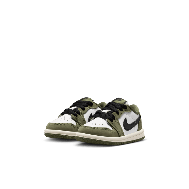 Air Jordan 1 Retro Low OG Medium Olive (TD) Angle 4
