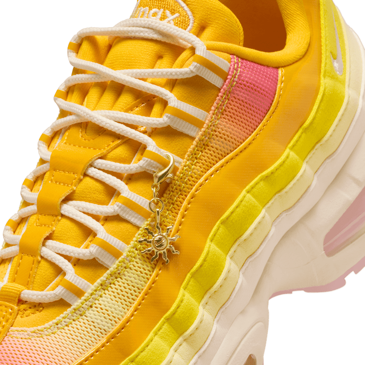 Nike Air Max 95 Sunshine (W) Angle 8