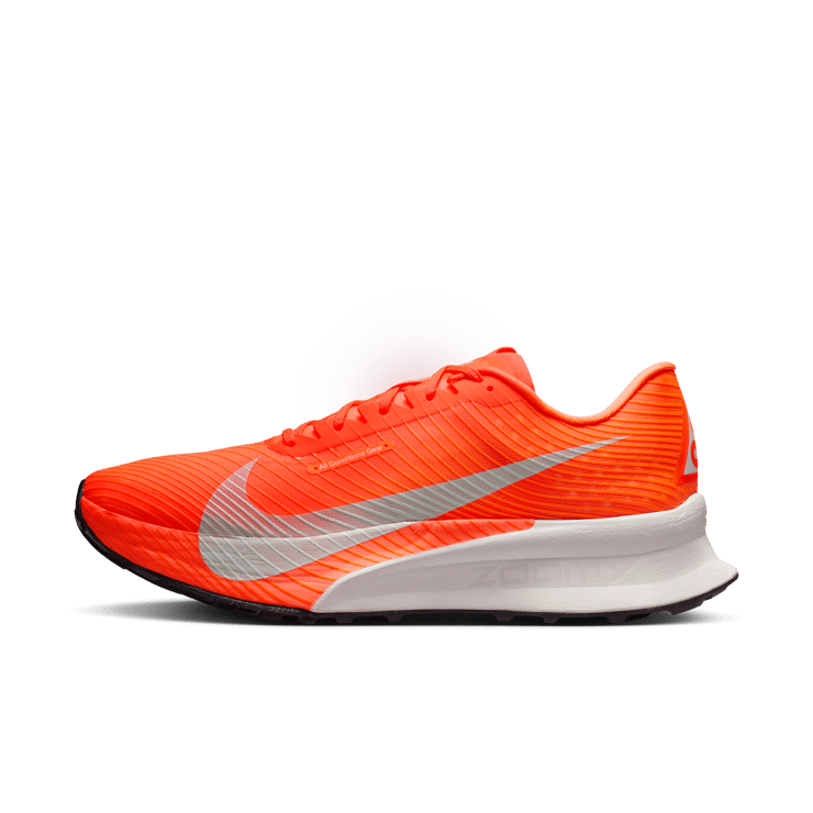 Nike ACG Ultrafly Trail Hyper Crimson Angle 2