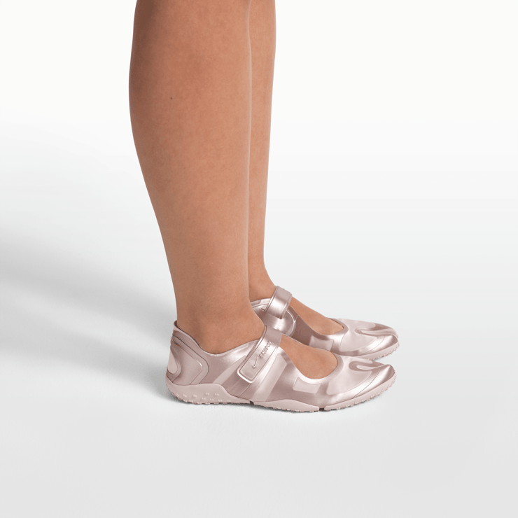 NikeSKIMS Rift Satin Silt Red Angle 7