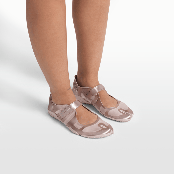 NikeSKIMS Rift Satin Silt Red Angle 5