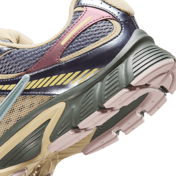 Nike V5 RNR A Ma Maniere Light Carbon Angle 7