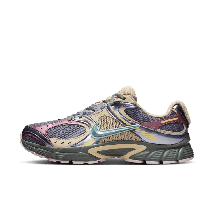 Nike V5 RNR A Ma Maniere Light Carbon Angle 0