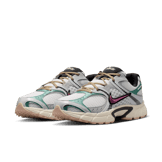 Nike V5 RNR Social Status White Angle 4