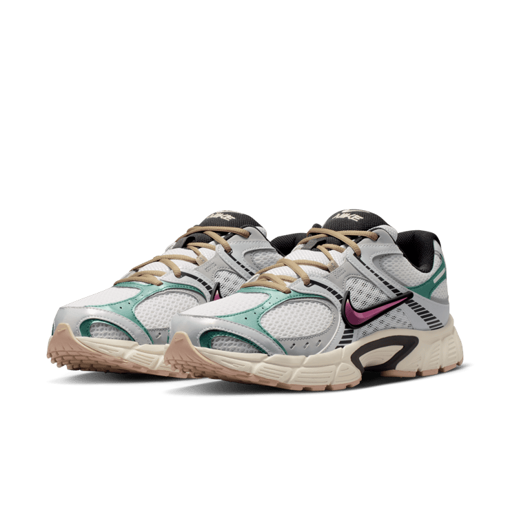 Nike V5 RNR Social Status White Angle 4