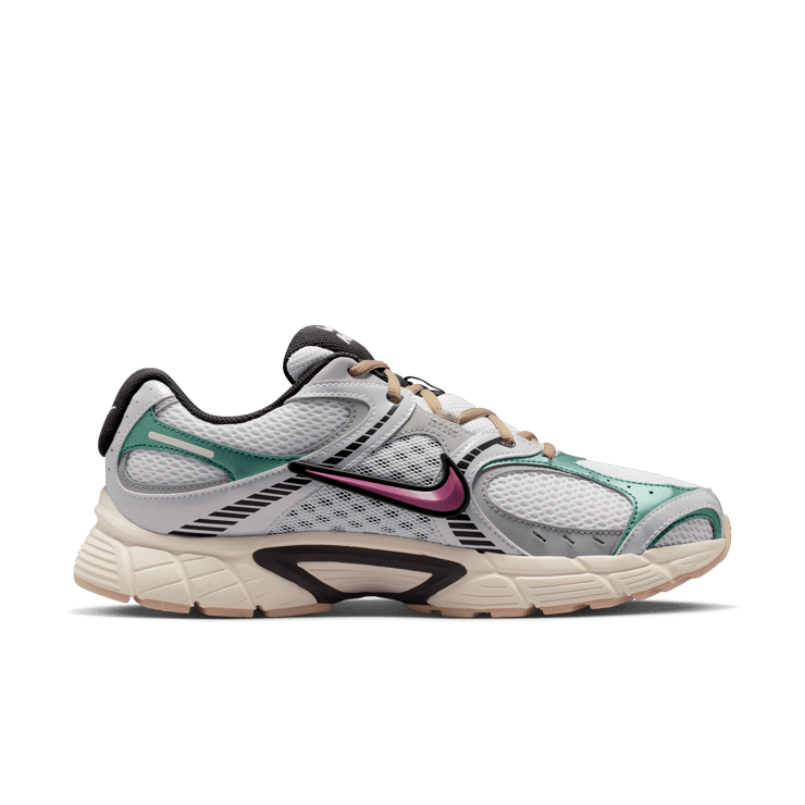 Nike V5 RNR Social Status White Angle 2