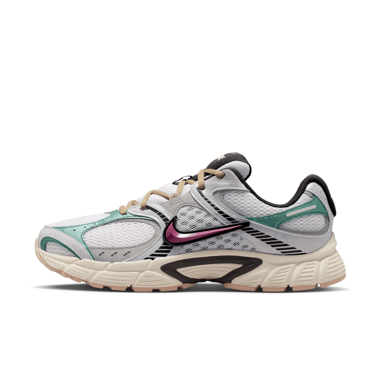 Nike V5 RNR Social Status White Angle 0