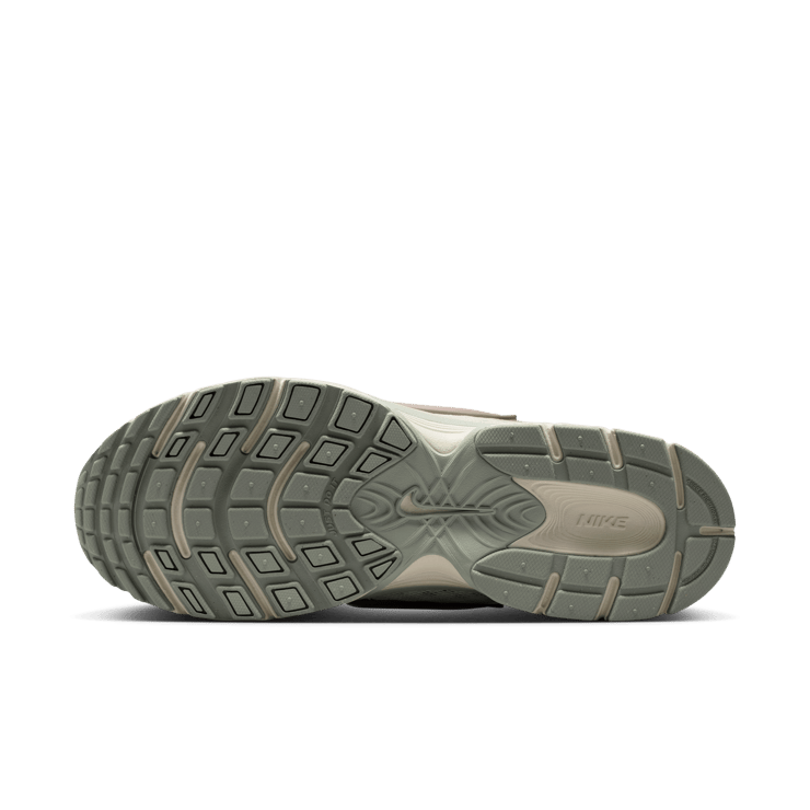 Nike V5 RNR APB Sail Angle 1