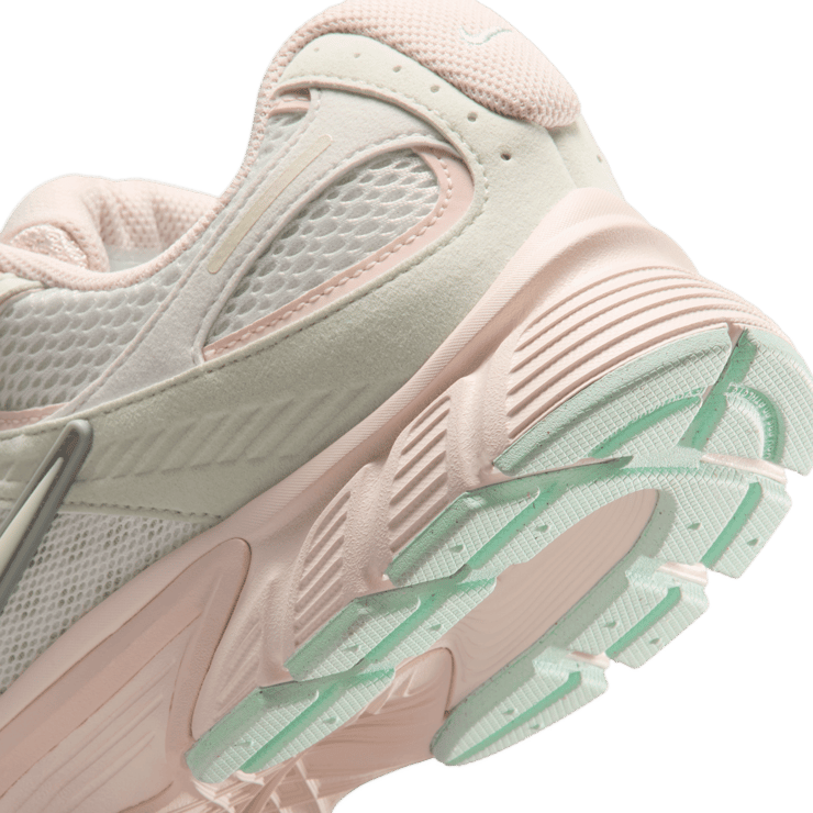 Nike V5 RNR Jaide Light Soft Pink Angle 7