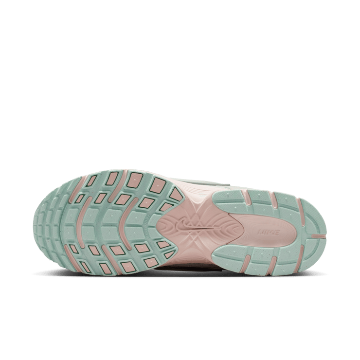 Nike V5 RNR Jaide Light Soft Pink Angle 1