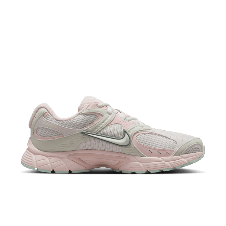 Nike V5 RNR Jaide Light Soft Pink Angle 2
