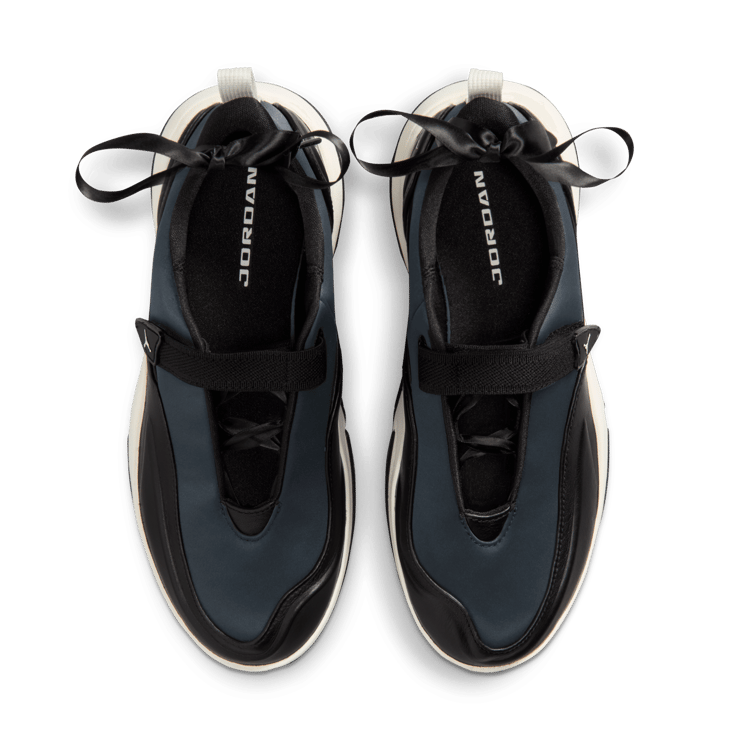 Jordan Pointe Black Sail (W) Angle 2