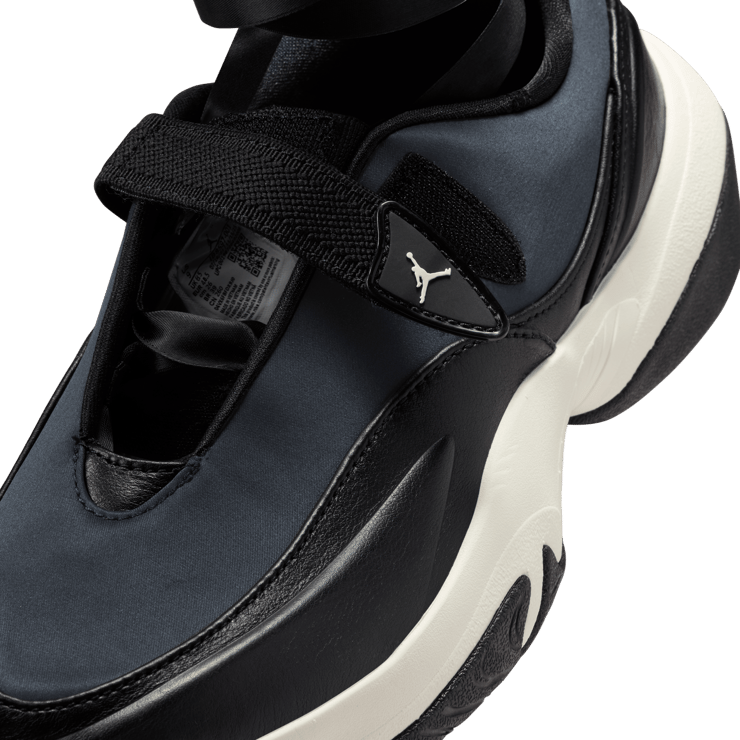 Jordan Pointe Black Sail (W) Angle 7