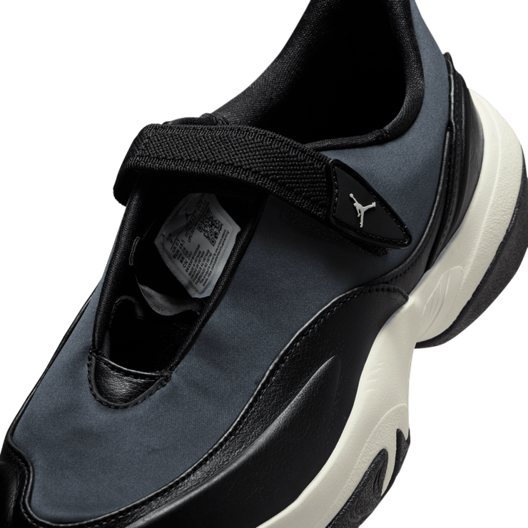 Jordan Pointe Black Sail (W) Angle 5