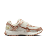 Nike Zoom Vomero 5 Rose Gold (W) Angle 2
