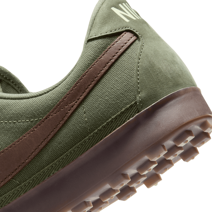 Nike Astrograbber Medium Olive Cacao Wow Angle 7
