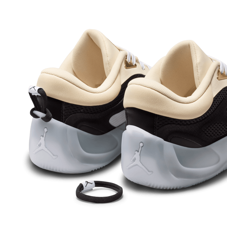 Jordan Heir Series 2 WNBA Gold (W) Angle 8