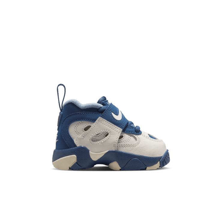 Nike Air Diamond Turf 2 Royals (TD) Angle 2
