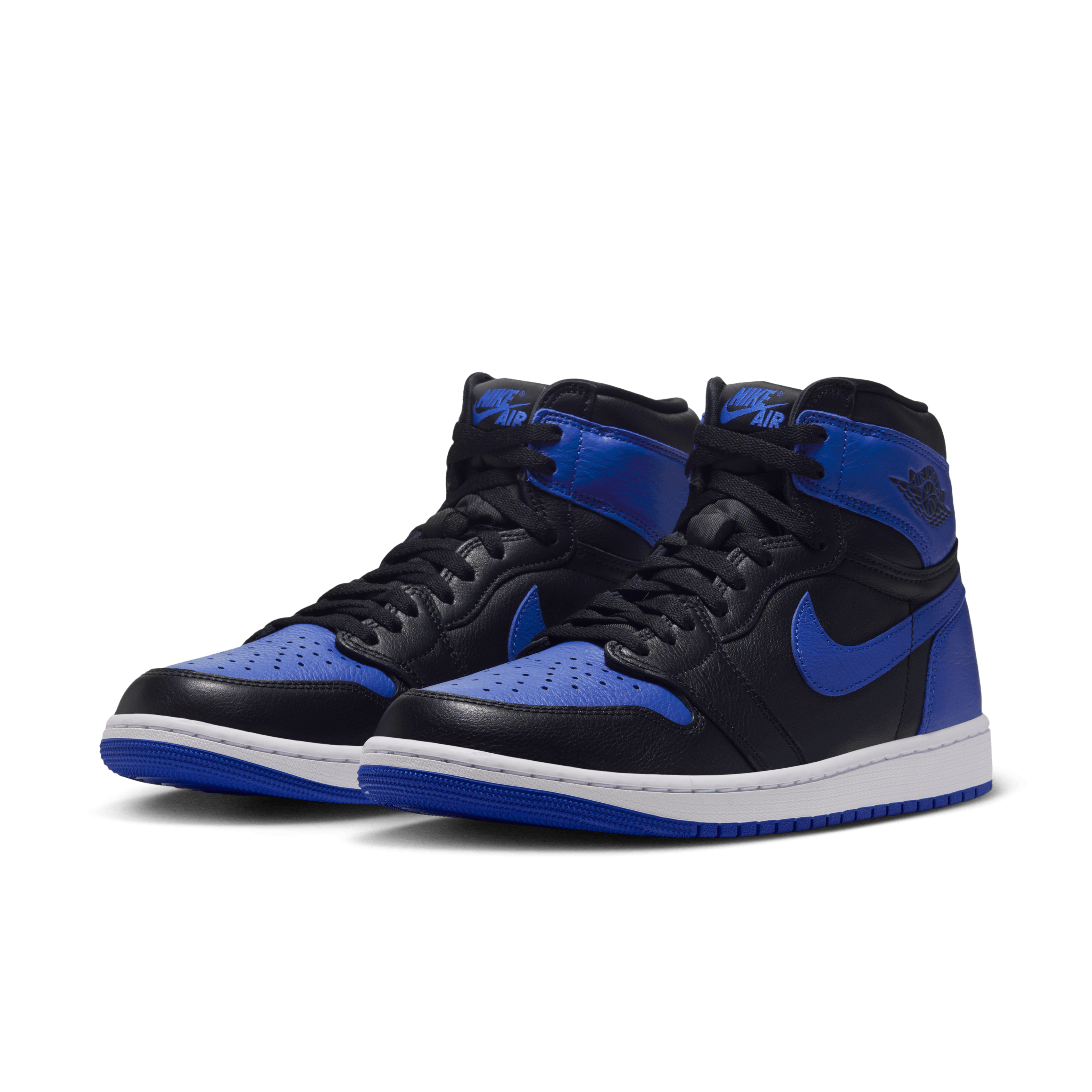 Air Jordan 1 Retro High OG Royal Angle 3