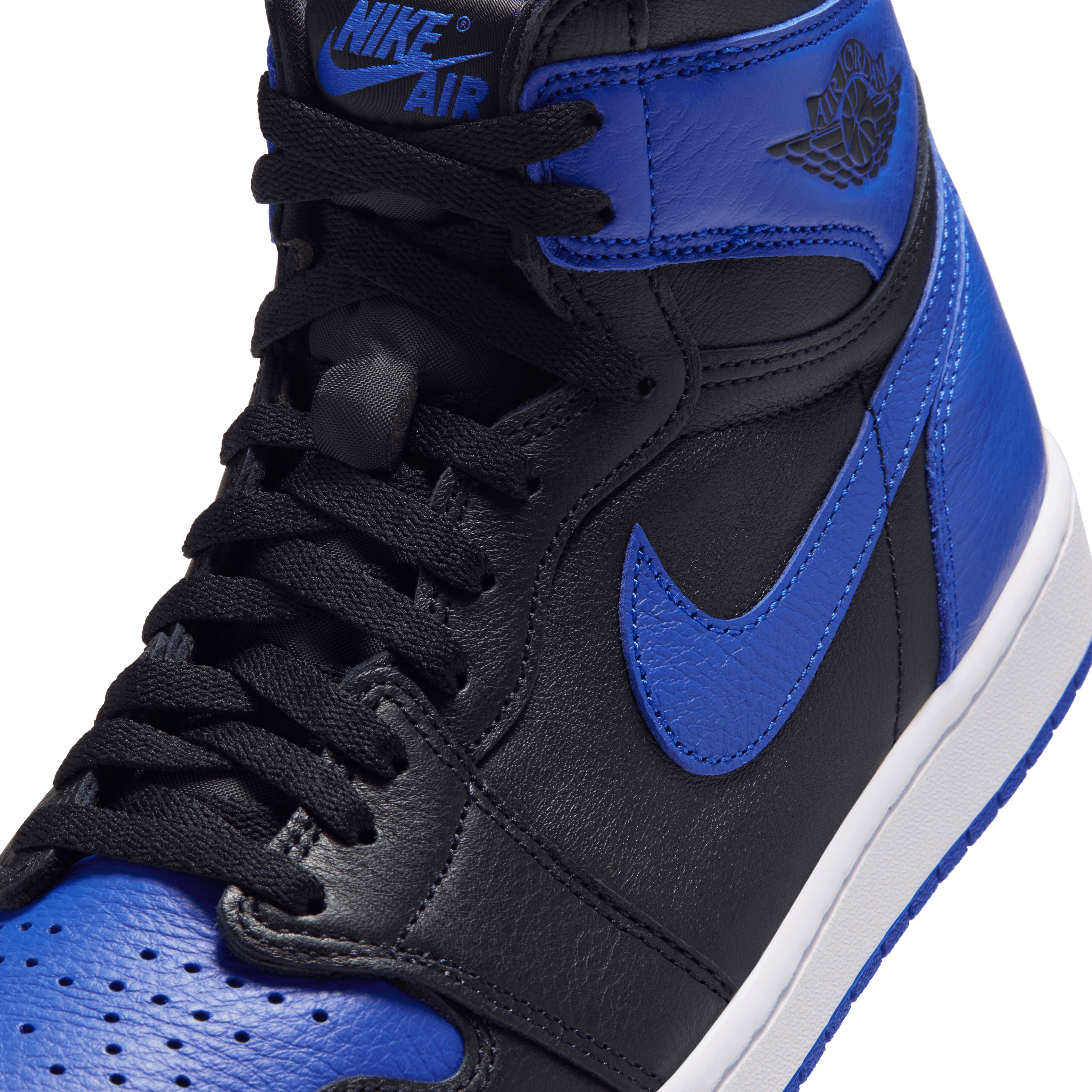 Air Jordan 1 Retro High OG Royal Angle 5