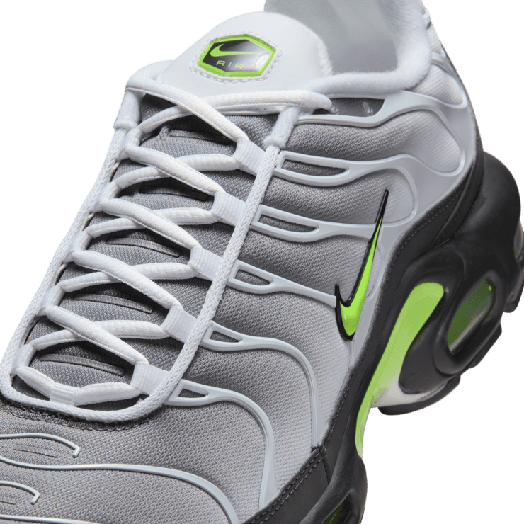 Nike Air Max Plus Neon Angle 6