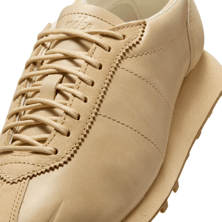 Nike LD-1000 Aritzia Edition A (W) Angle 6