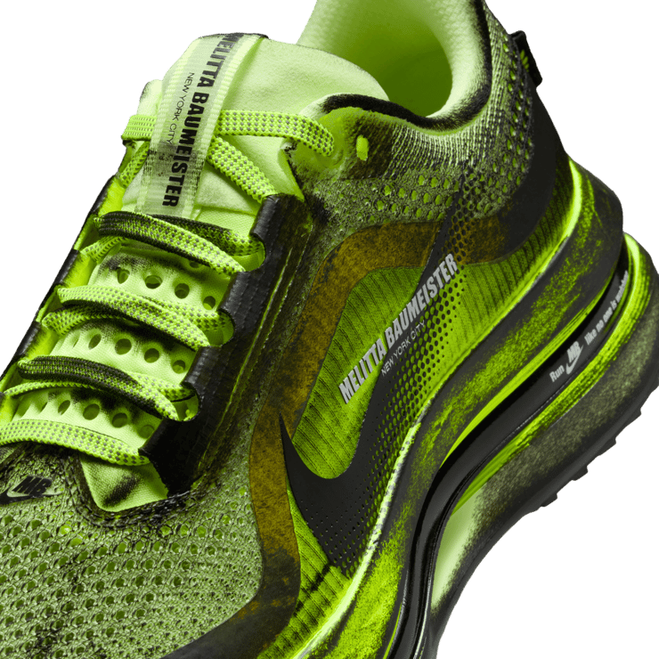 Nike Pegasus Premium Melitta Baumeister Volt Angle 1