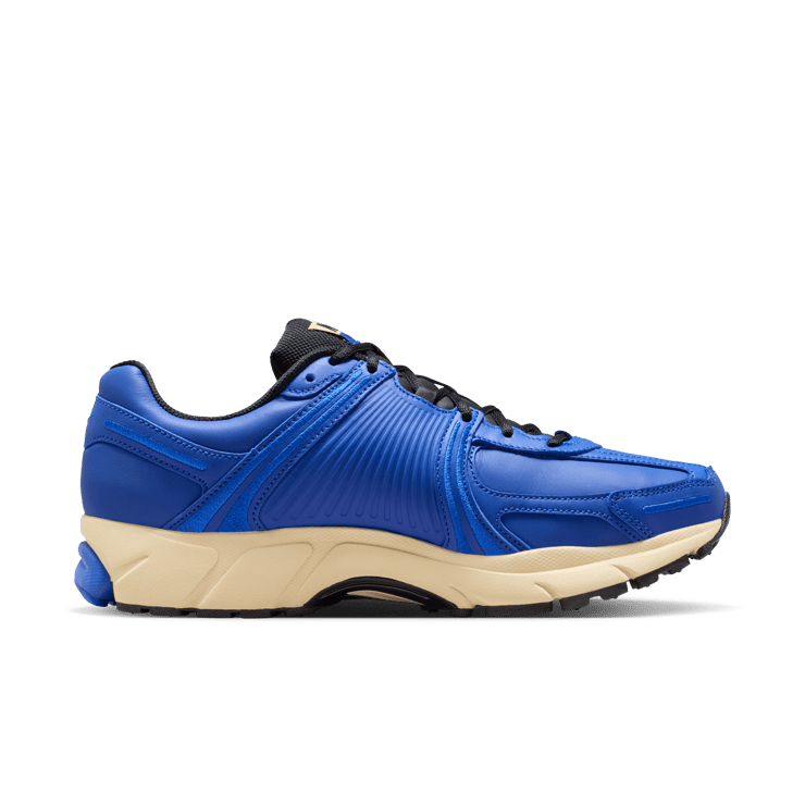Nike Zoom Vomero 5 Swooshless Hyper Royal Angle 2