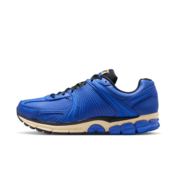 Nike Zoom Vomero 5 Swooshless Hyper Royal Angle 0