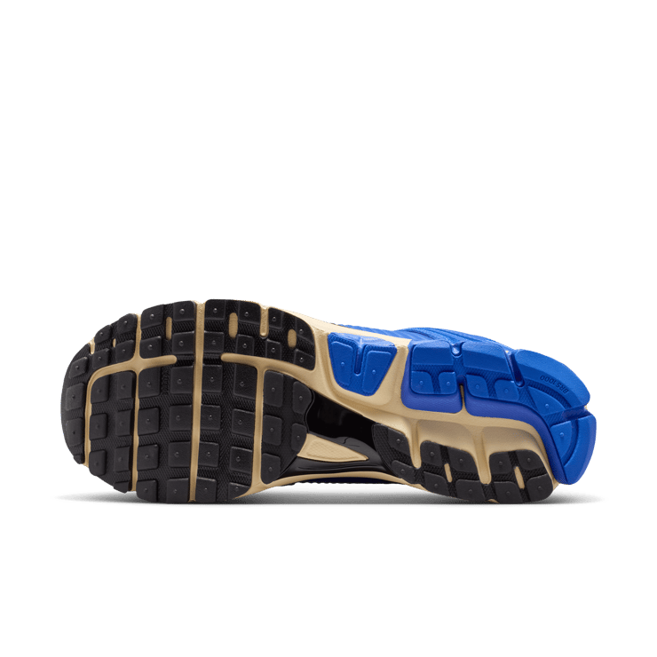 Nike Zoom Vomero 5 Swooshless Hyper Royal Angle 1