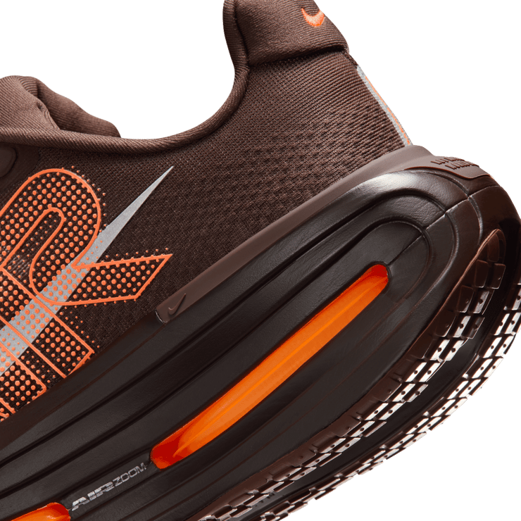 Nike Vomero Premium Renegade Angle 4