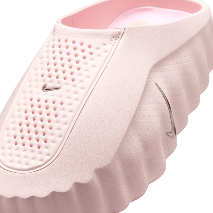 The Nike Mind 001 Mule Gets a Women's Exclusive Pearl Pink Colorway The Nike Mind 001 Mule Gets a Women's Exclusive Pearl Pink Colorway