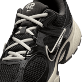 Nike V5 RNR Jackie Robinson Day Angle 5