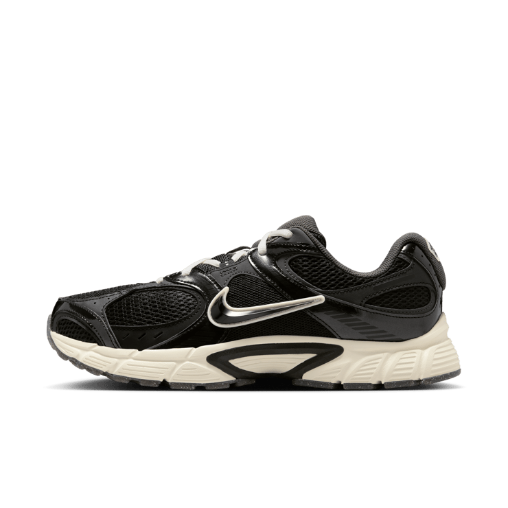 Nike V5 RNR Jackie Robinson Day Angle 0