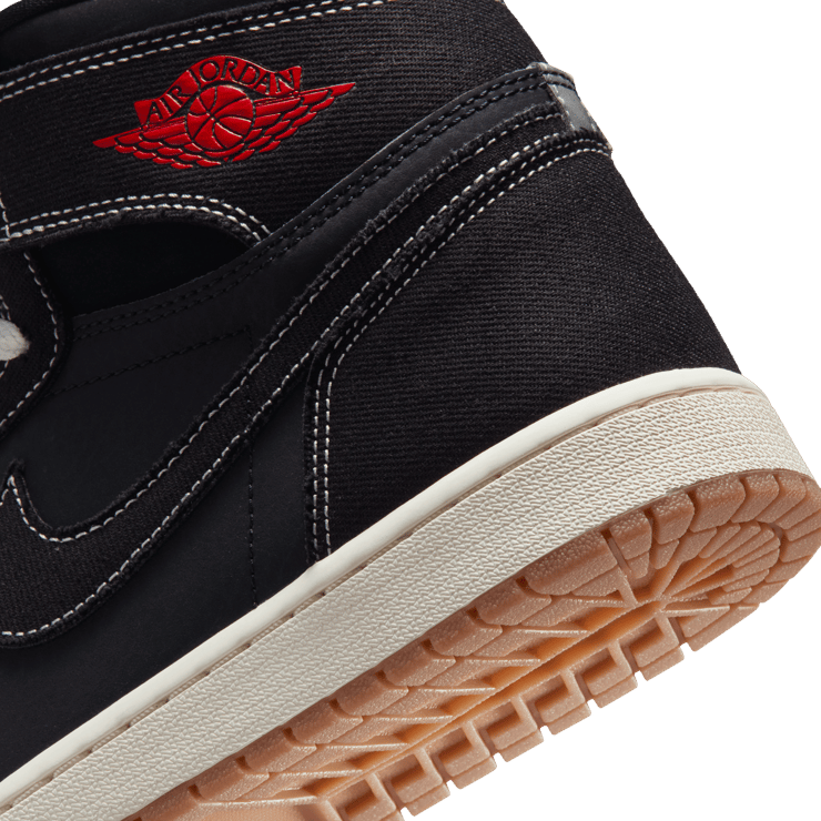 Air Jordan 1 Retro High OG Flight Club  Angle 4