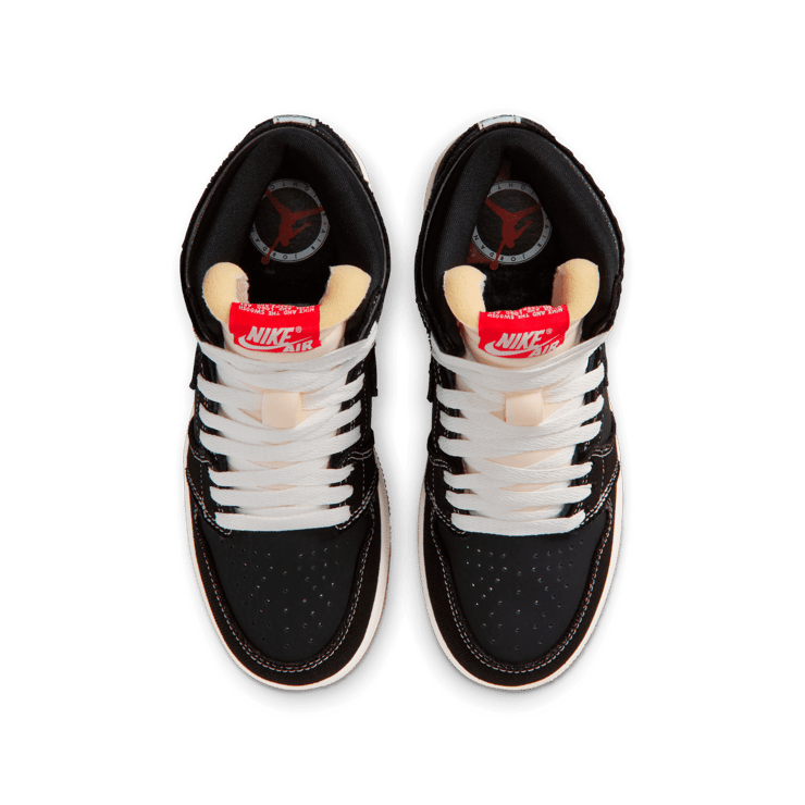 Air Jordan 1 Retro High OG Flight Club (GS) Angle 3