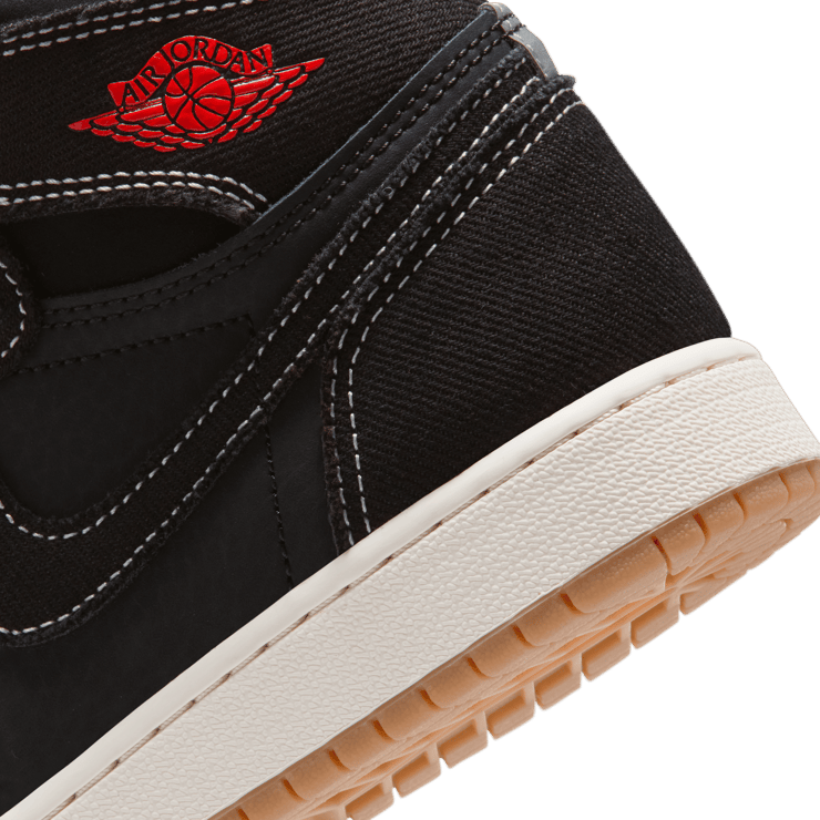 Air Jordan 1 Retro High OG Flight Club (GS) Angle 7