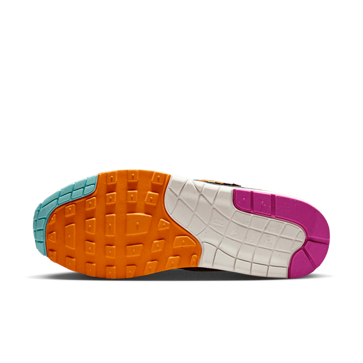 Nike Air Max 1 Padres City Connect Angle 1