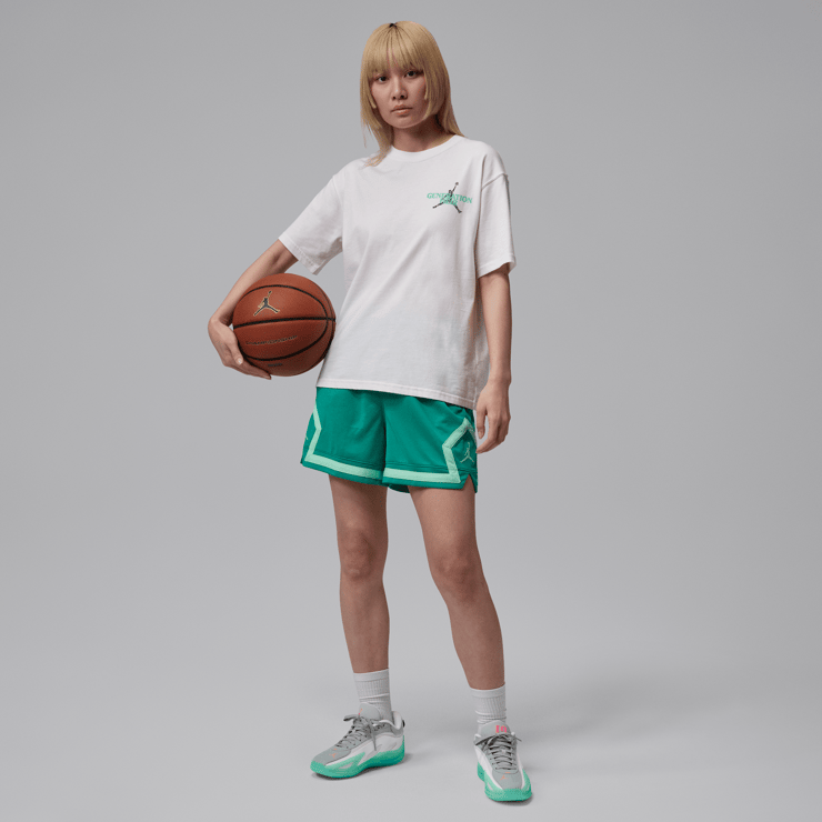 Jordan Heir Series 2 White Metallic Silver (W) Angle 10