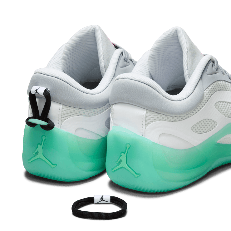 Jordan Heir Series 2 White Metallic Silver (W) Angle 9