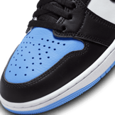 Air Jordan 1 Retro High OG UNC Toe Angle 4