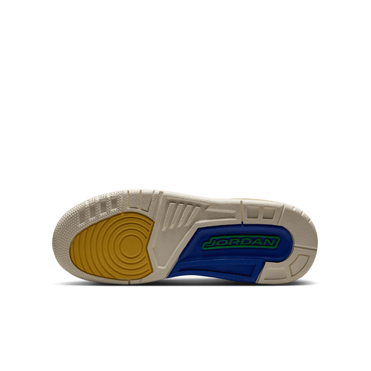 Jordan Spizike Low Brazil (GS) Angle 1