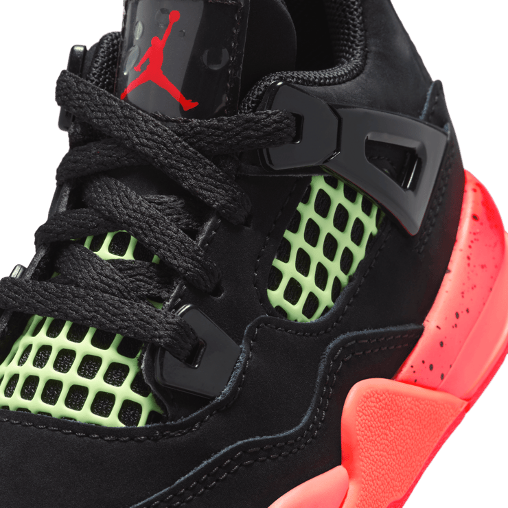 Air Jordan 4 Retro Black Infrared 23 (TD) Angle 6